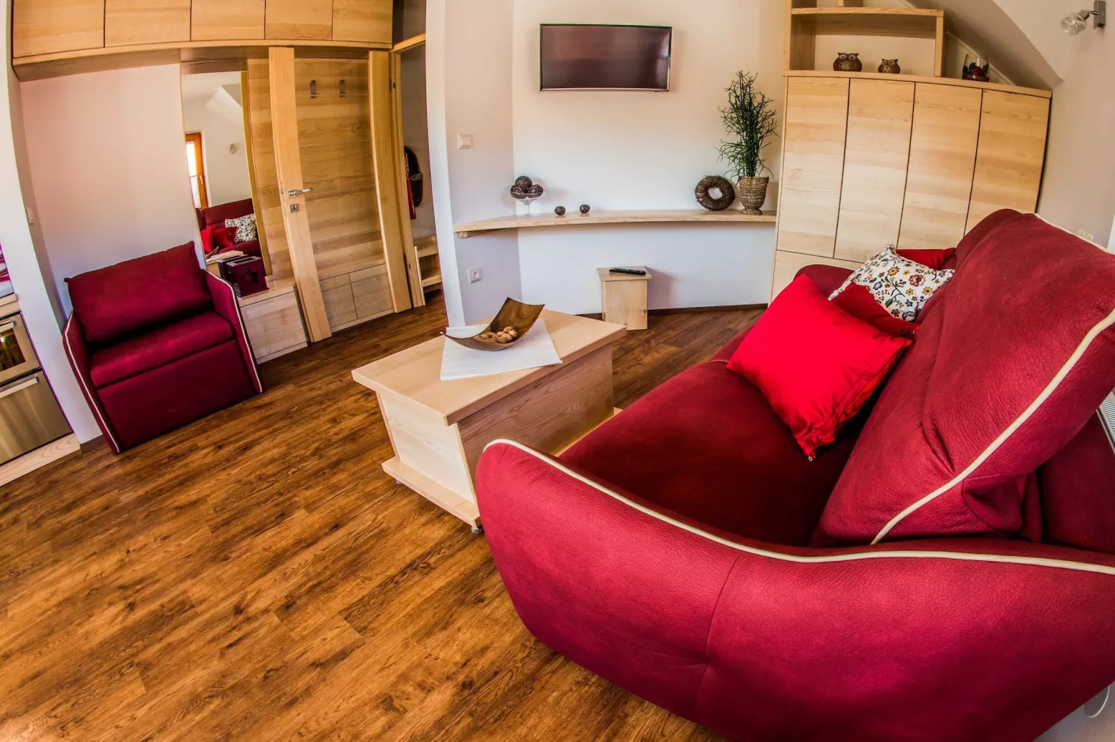 Riverside Pines Luce Apartments with Balcony - Studio Apartment with Balcony