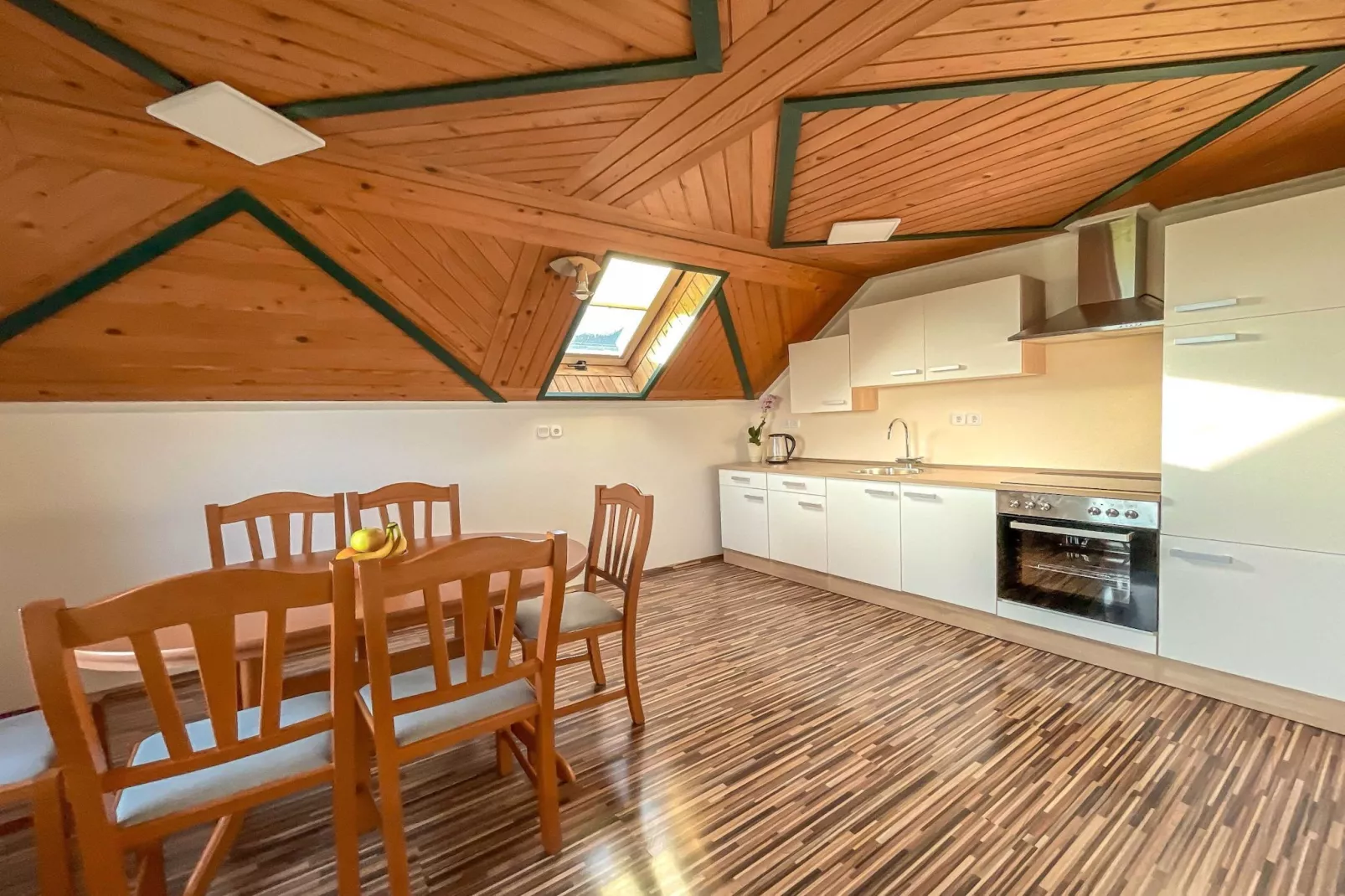 Vibrant and Charming Apartment with Balcony and Mountain View - Two Bedroom Apartment with Balcony and Mountain View