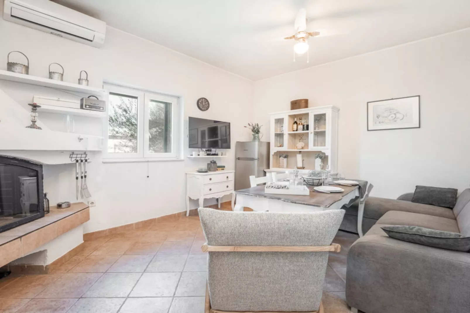 Holiday Home Pigmy Cormoran - One Bedroom House with Terrace  and Pool