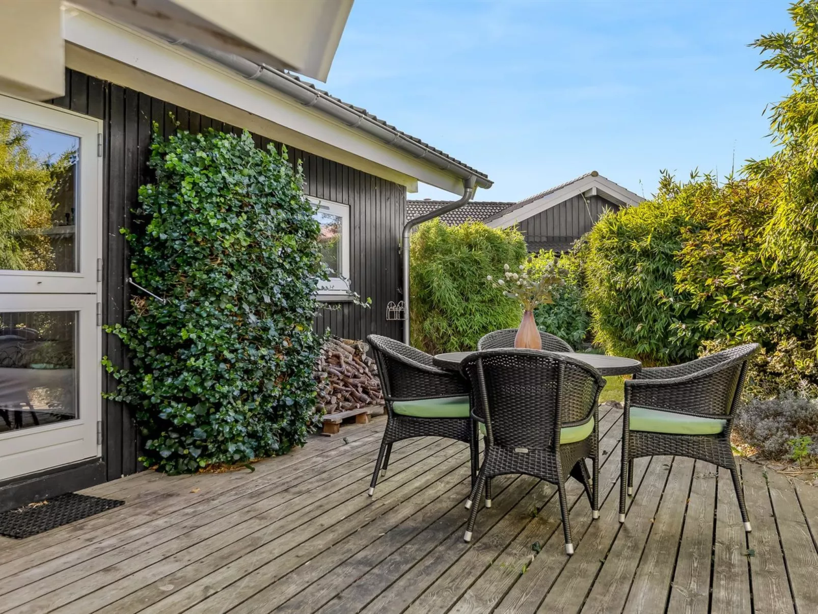 "Tjarven" - 350m from the sea