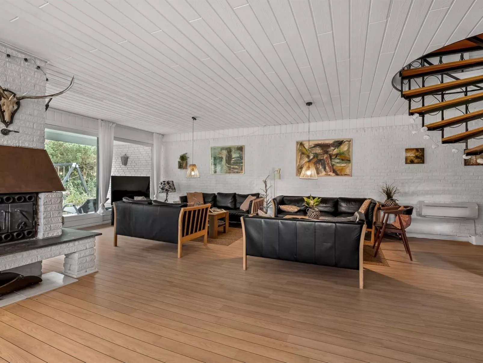 "Gia" - 500m from the sea