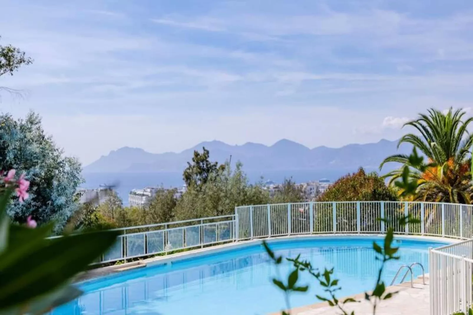 Résidence 2p Avec Terrasse, Vue Mer, Piscine Et Parking