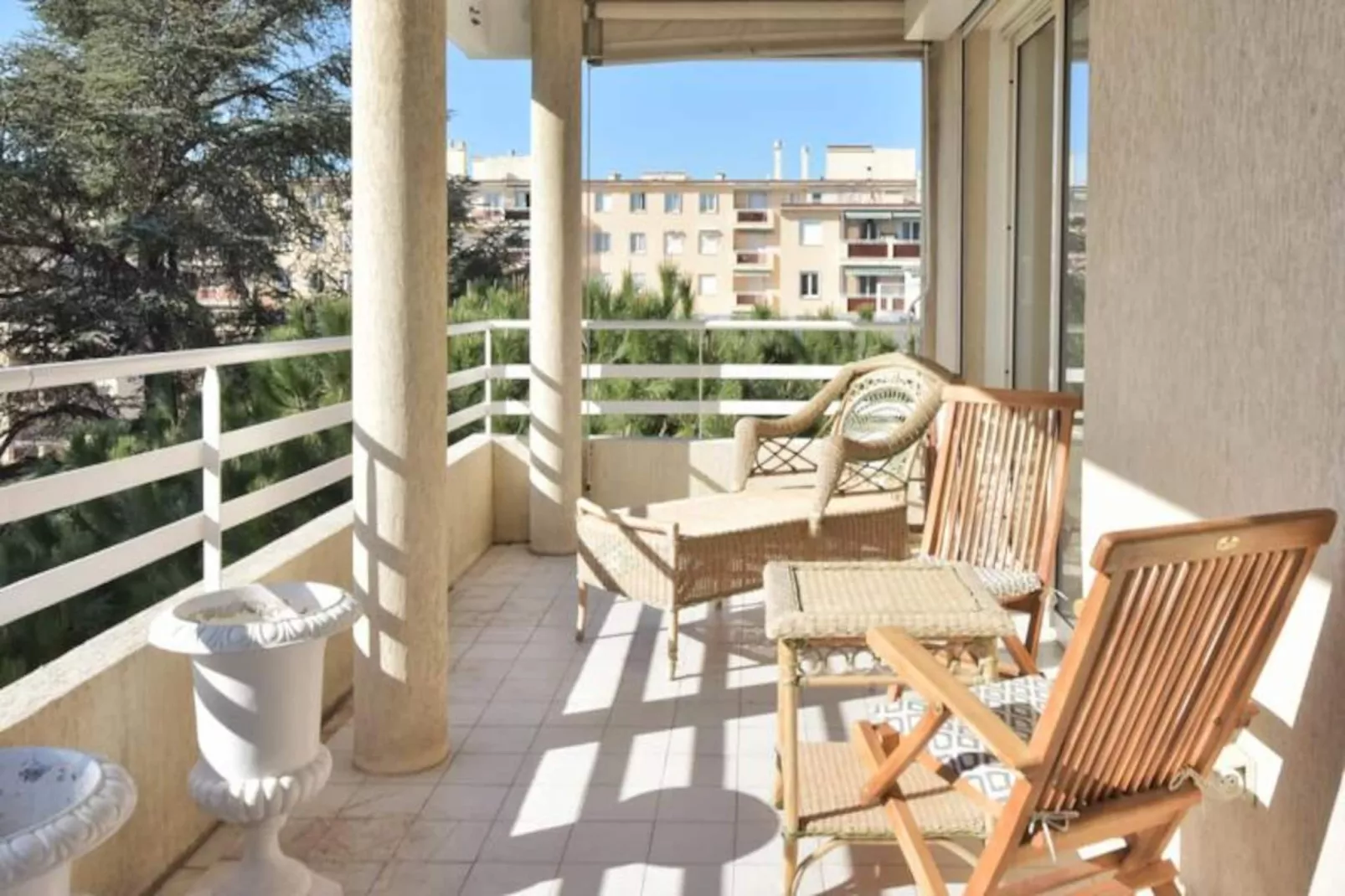 Résidence 3 Pièces En Résidence Avec Piscine Et Vue Mer