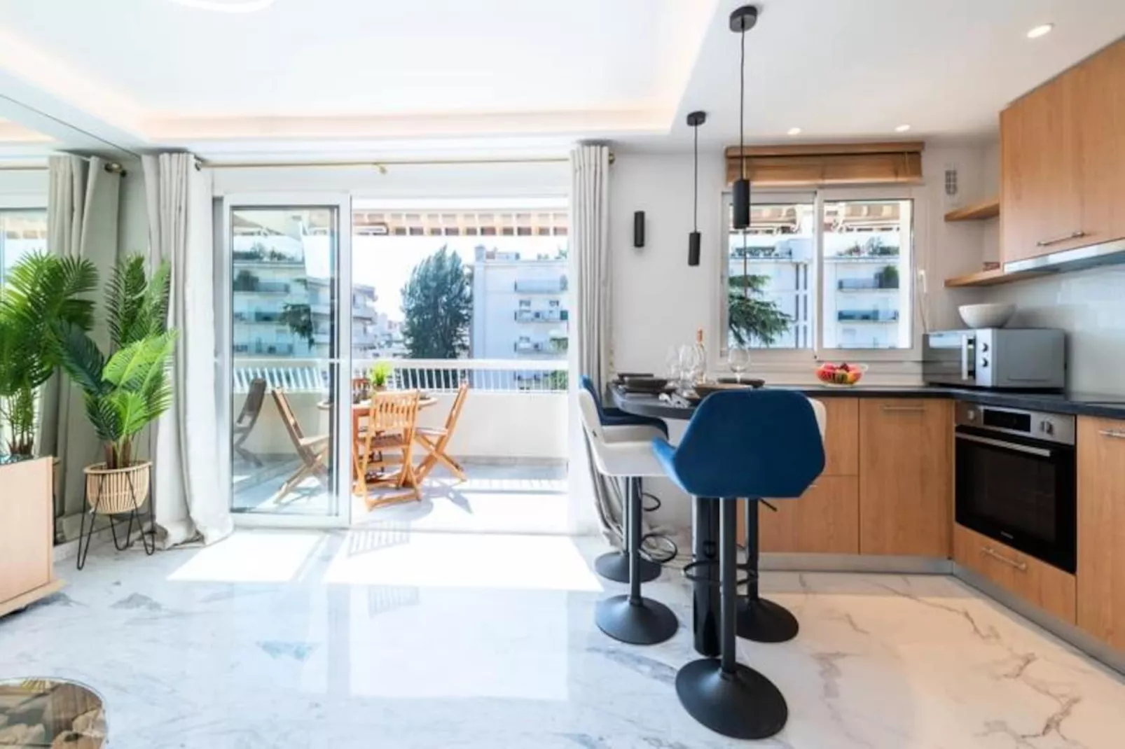 Résidence Grand 2p Rénové Terrasse Cœur De Cannes