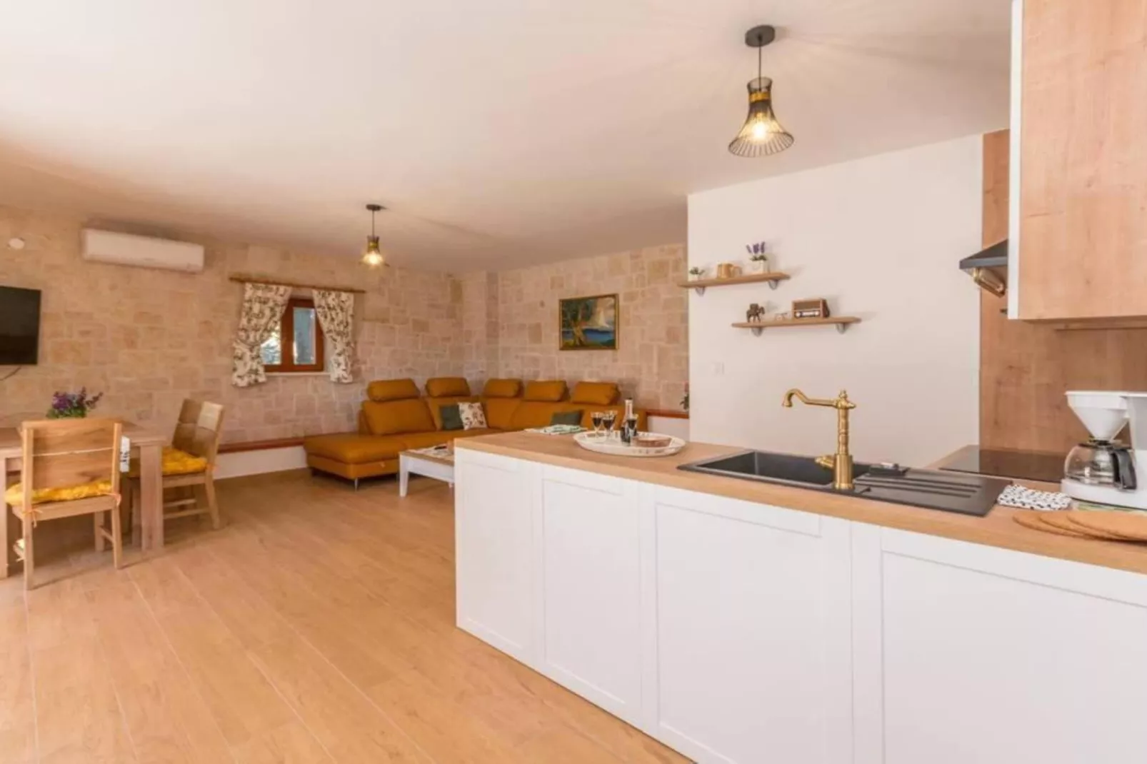 The Grandfather Villa – Heated Pool Retreat