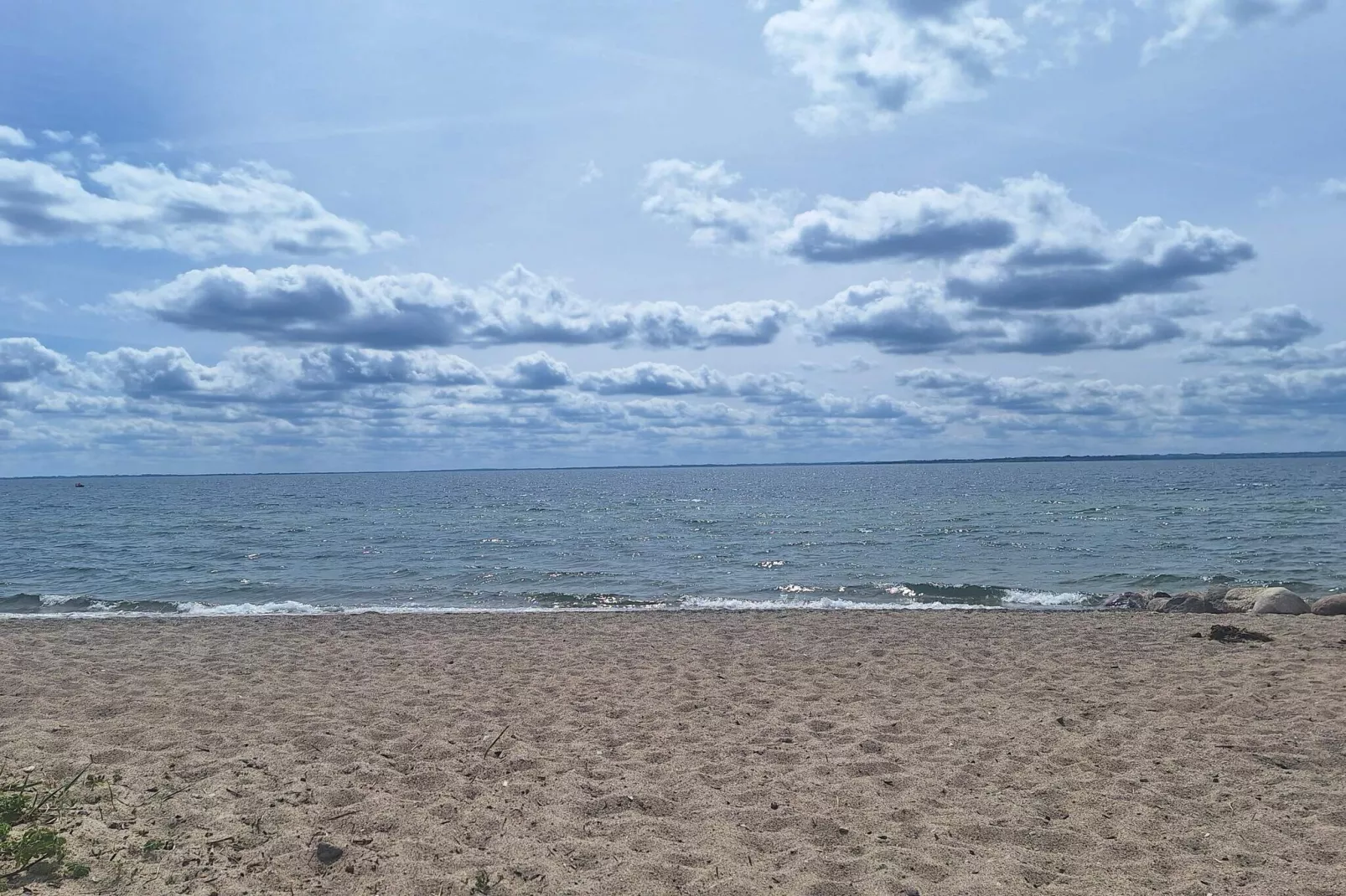 Licht familiehuis bij Kelstrup Strand-Waterzicht