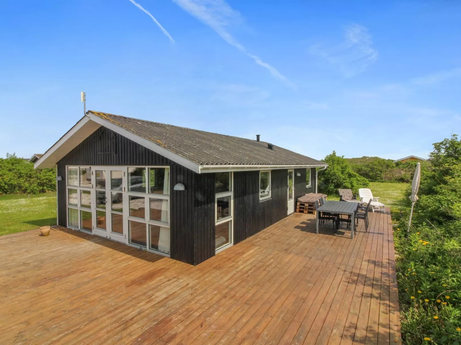 "Sande" - 450m from the sea-Buiten