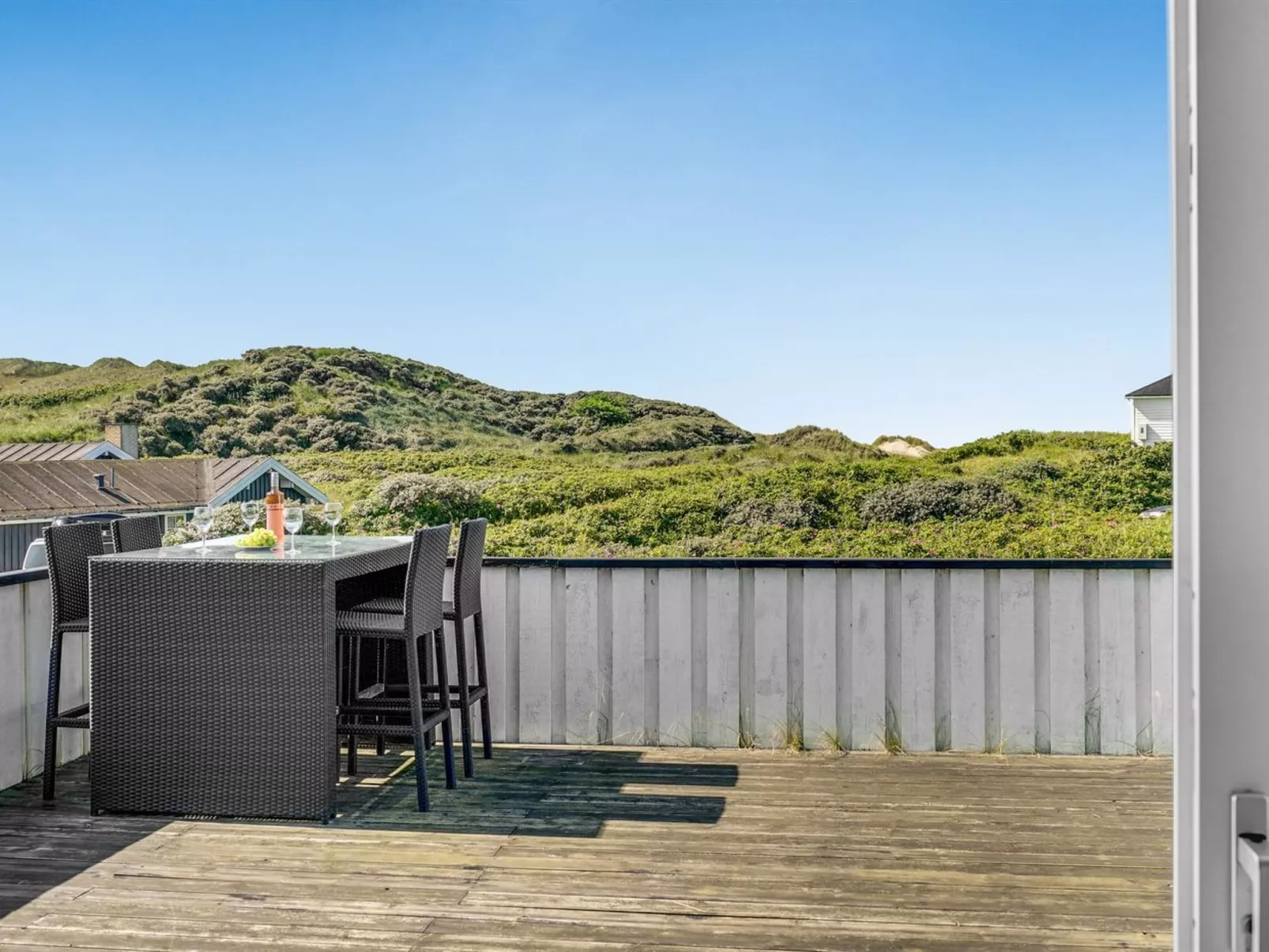 "Rutha" - 45m from the sea-Buiten