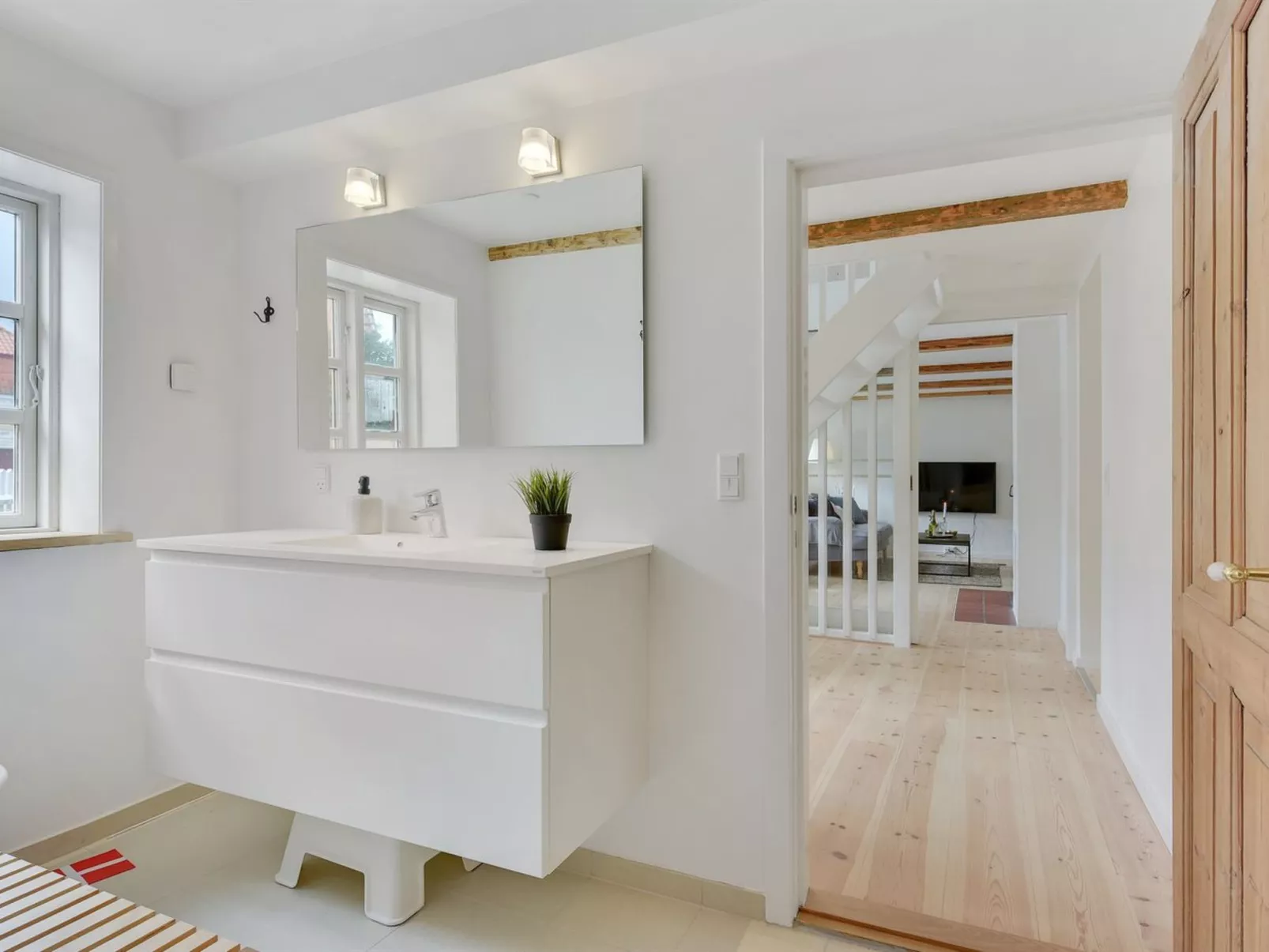 "Juhana" - 150m from the sea-Binnen