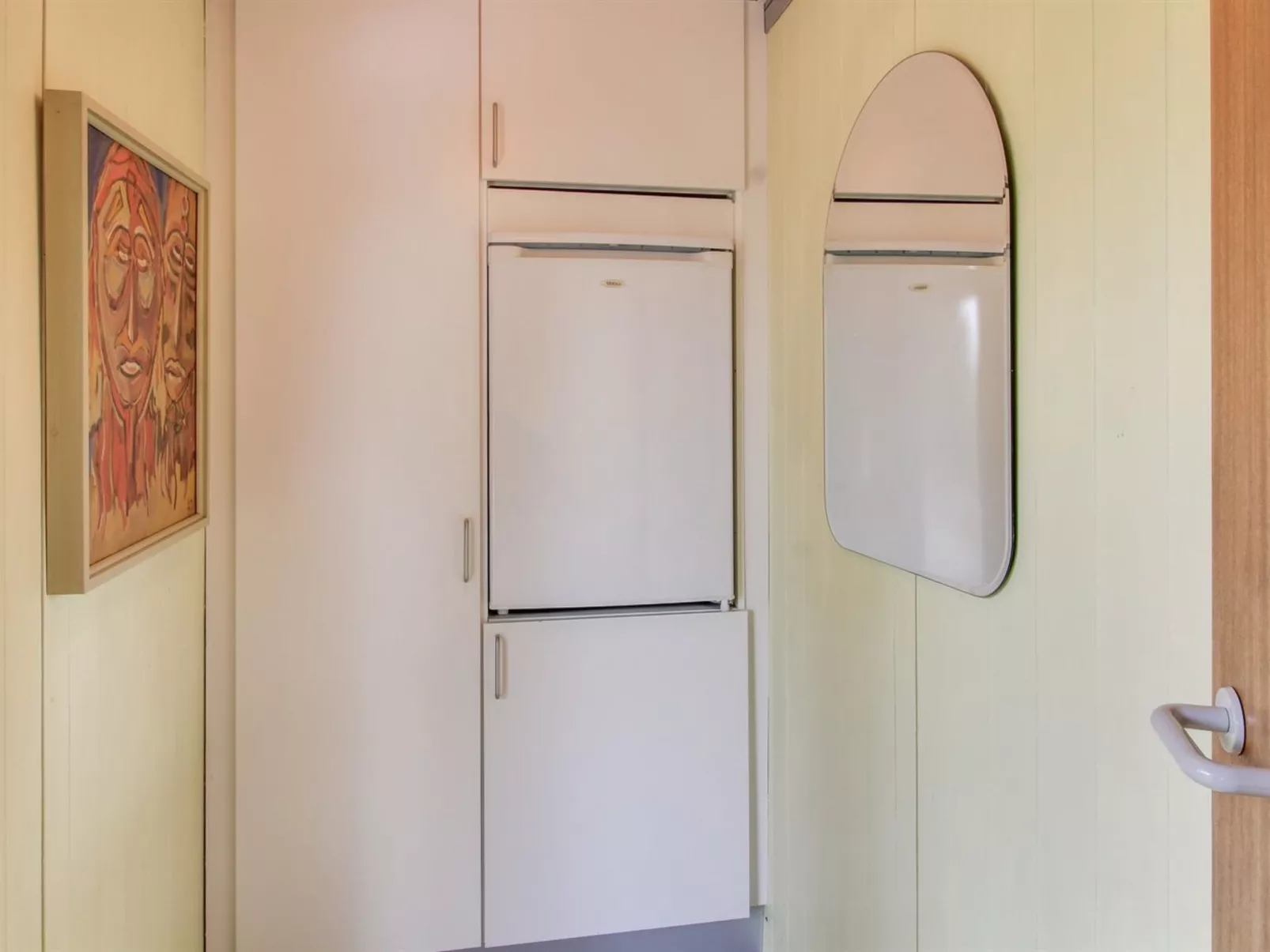 "Helline" - 900m from the sea-Binnen