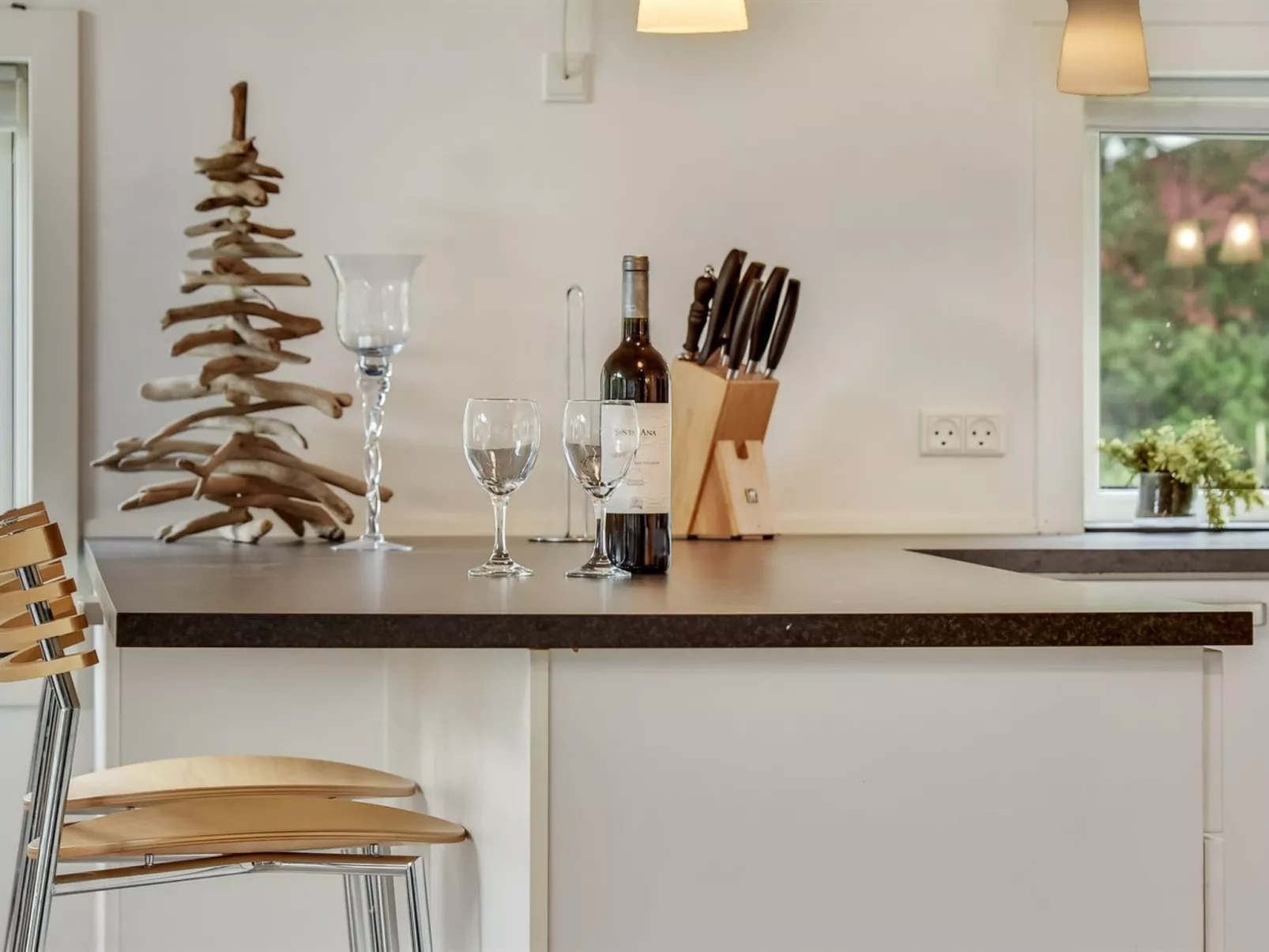 "Lav" - 3.8km from the sea-Binnen