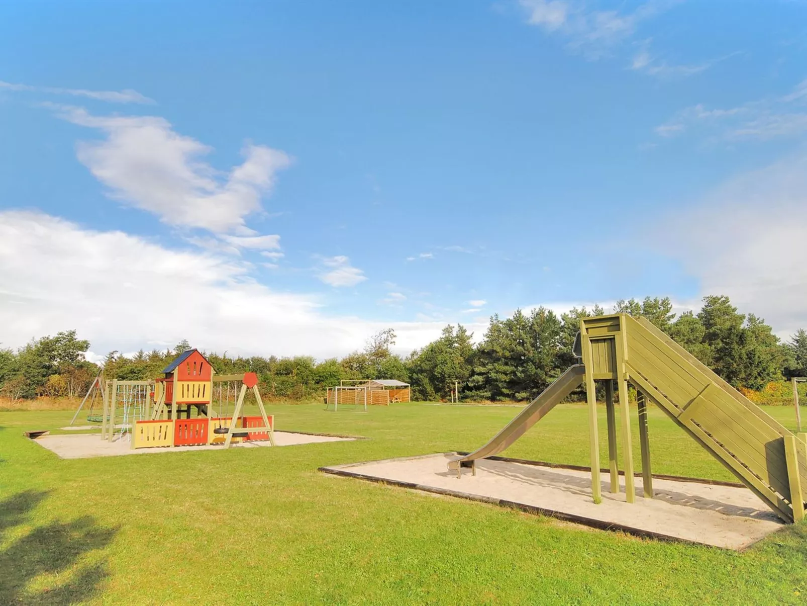 "Sebine" - 400m to the fjord-Binnen