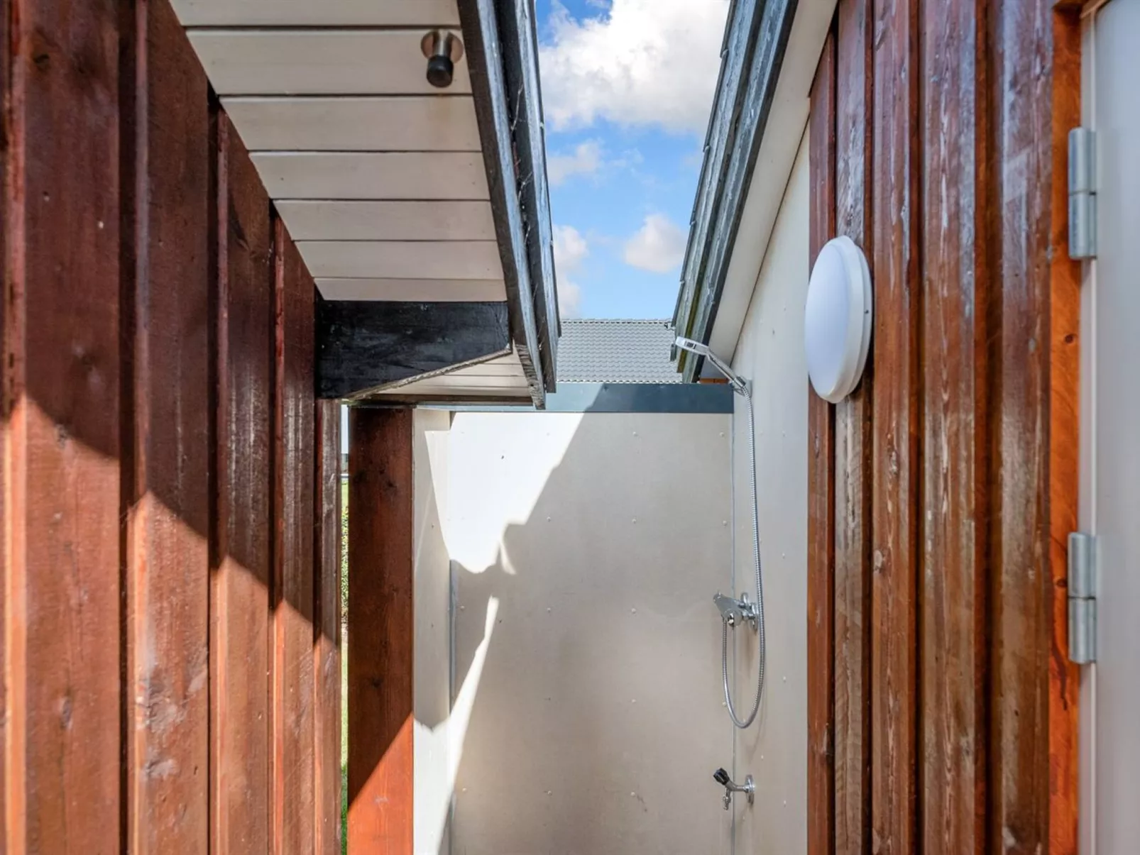 "Rathi" - 250m from the sea-Buiten