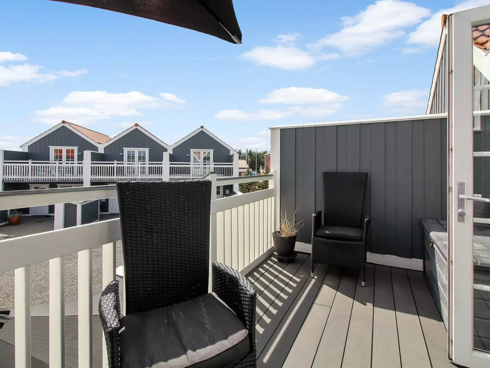 "Vinny" - 1.2km from the sea-Buiten