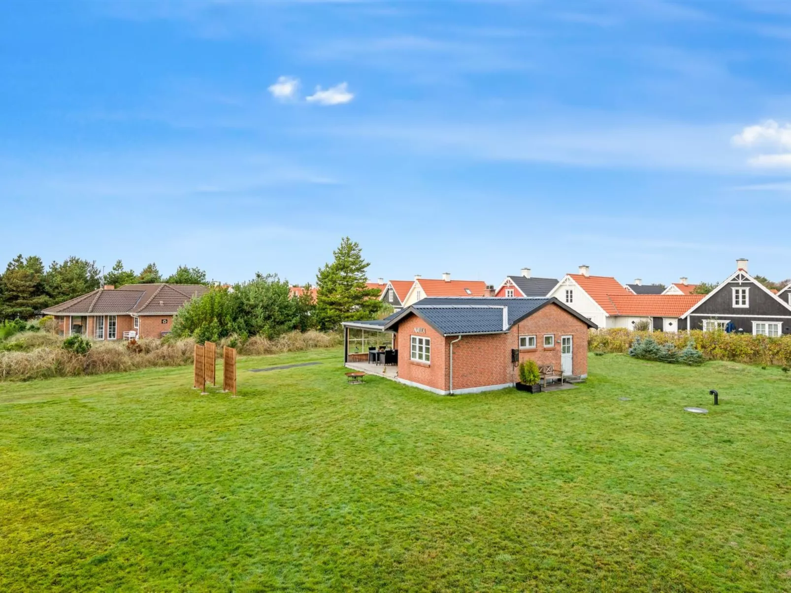 "Agni" - 800m from the sea-Buiten