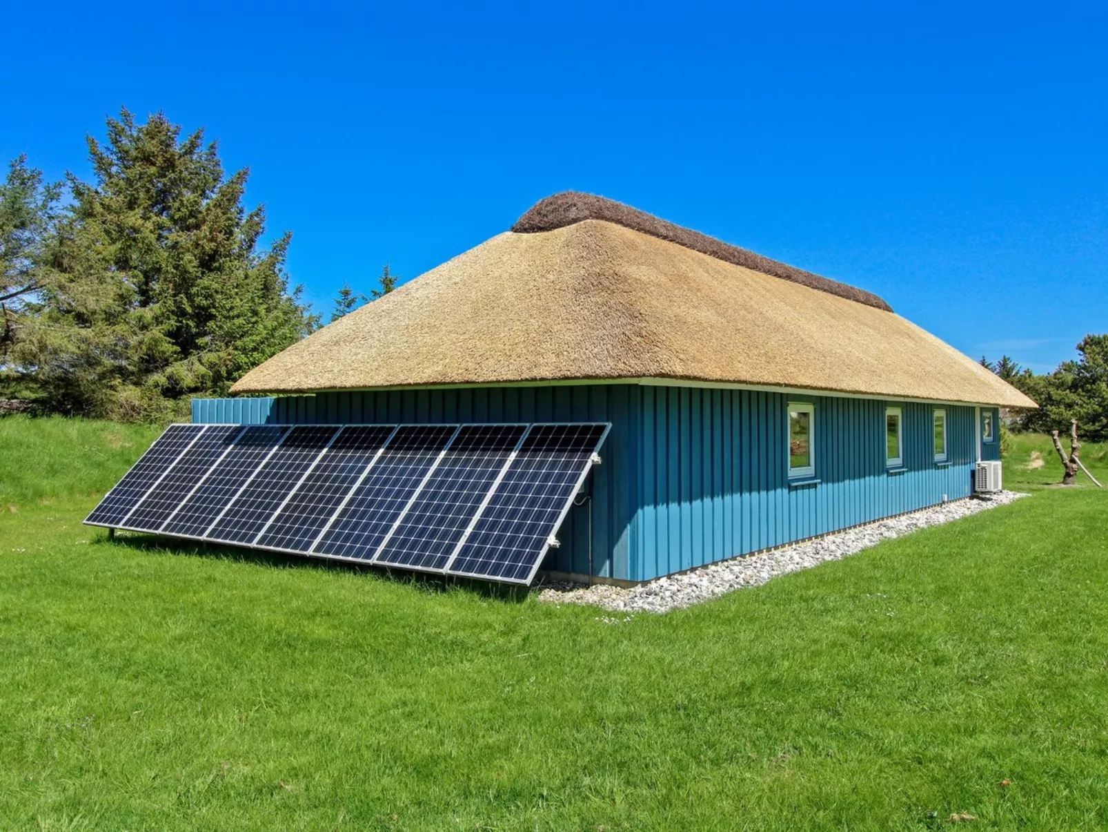 "Kenny" - 1.2km from the sea-Buiten