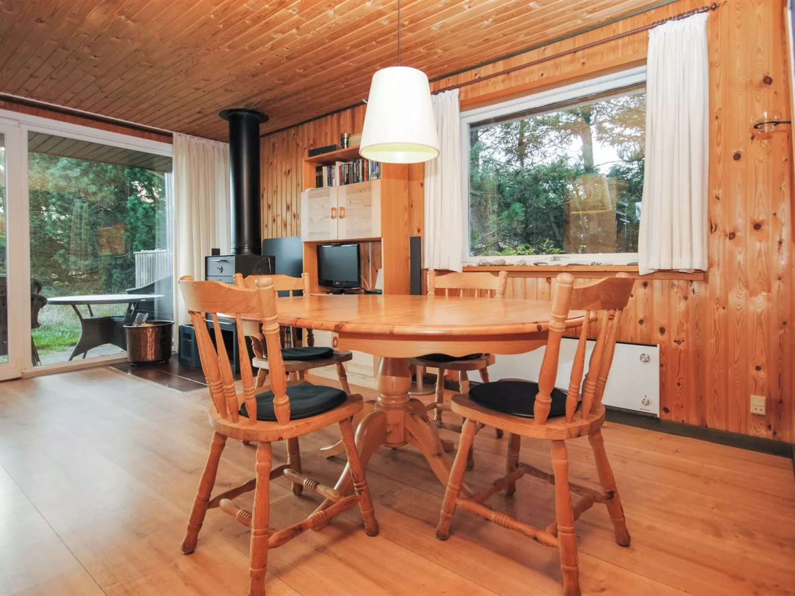 "Tuovi" - 800m from the sea-Binnen