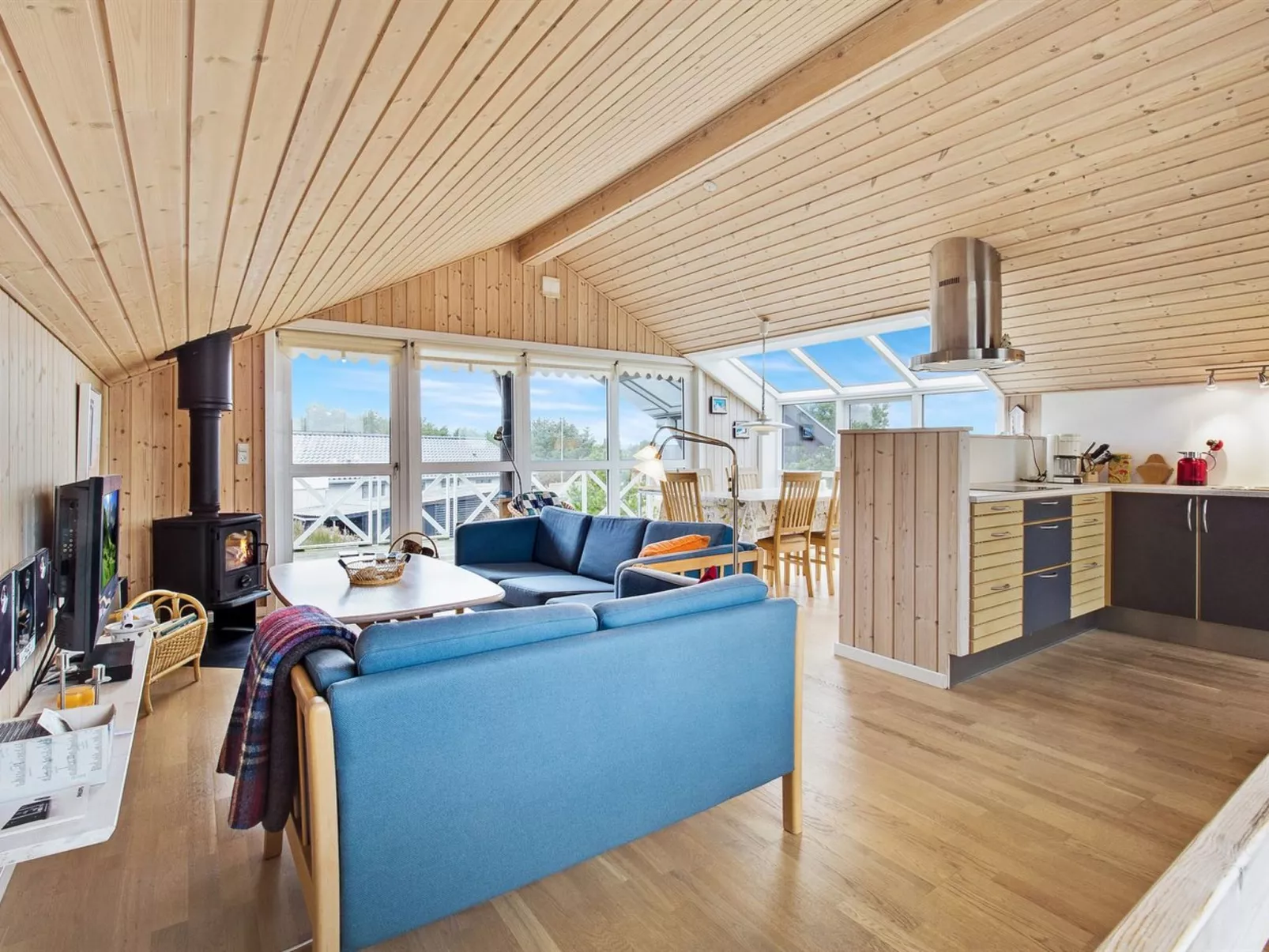 "Viktorija" - 800m from the sea-Binnen