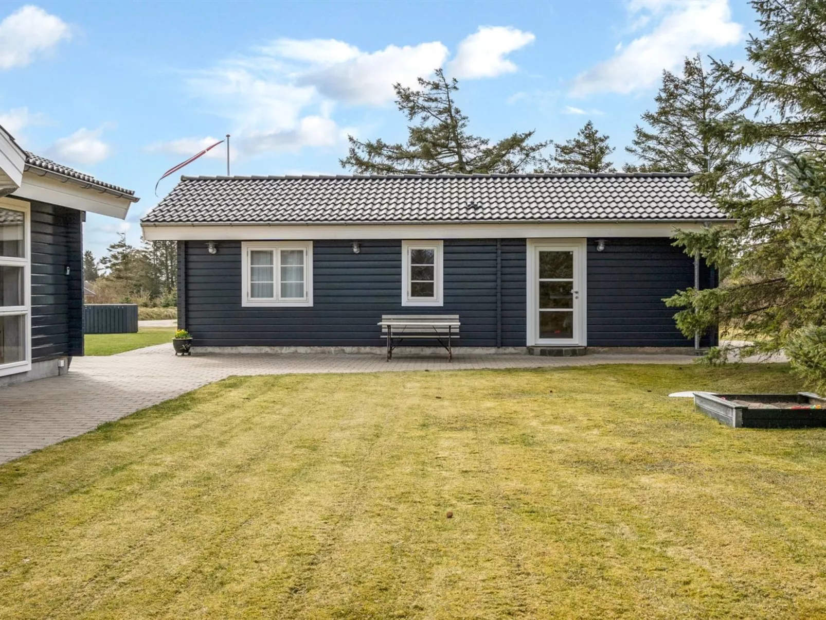 "Mathy" - 900m from the sea-Buiten