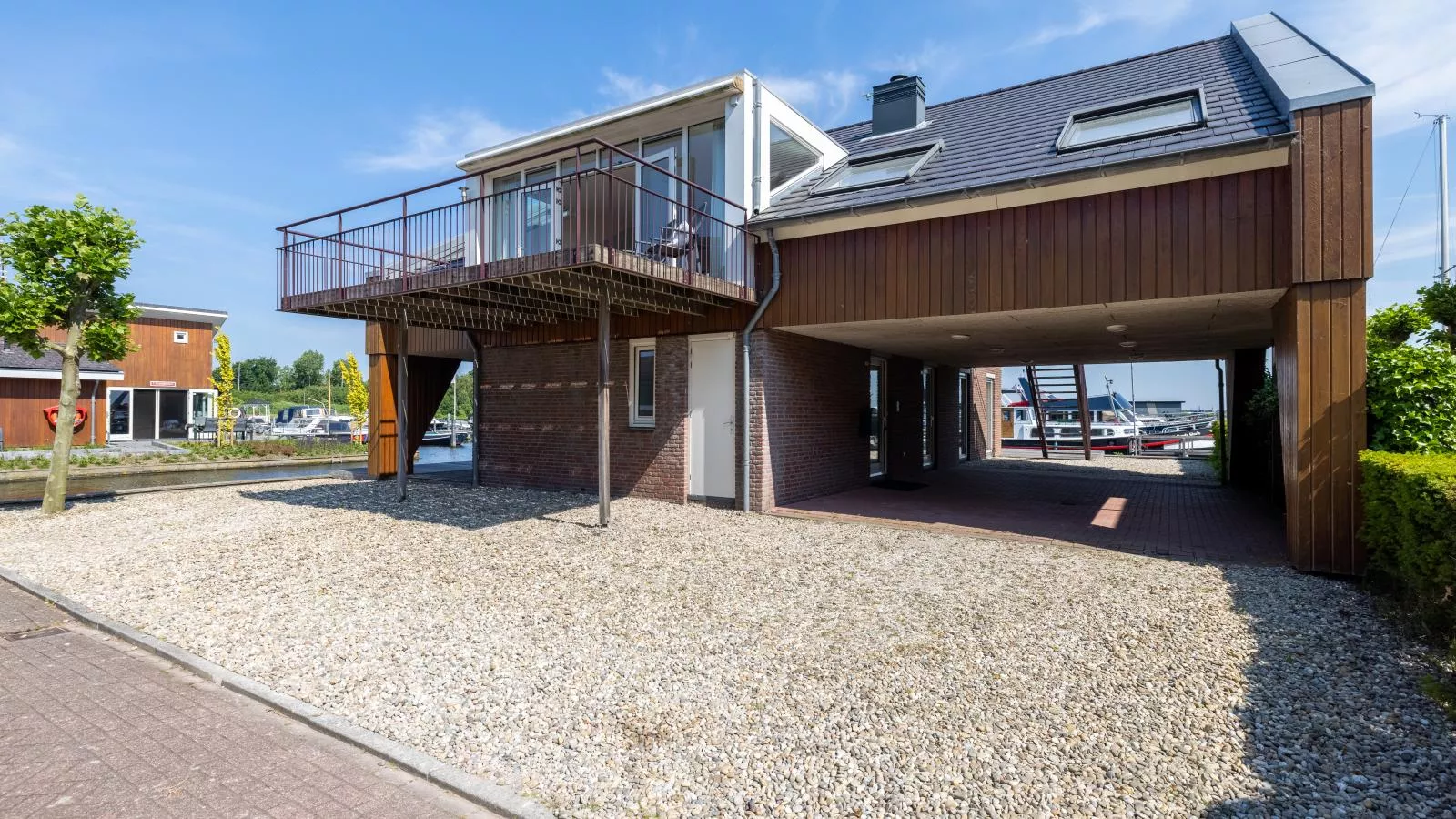 Penthouse-Buitenkant zomer