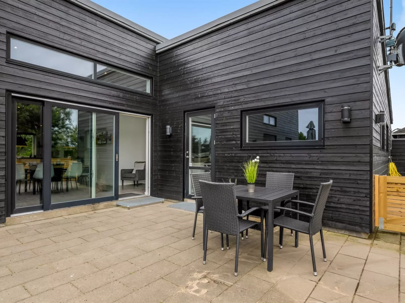 "Weike" - 950m to the fjord-Buiten