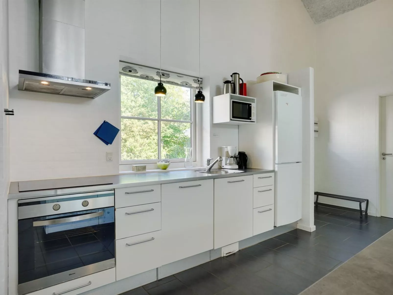 "Aimy" - 350m from the sea-Binnen