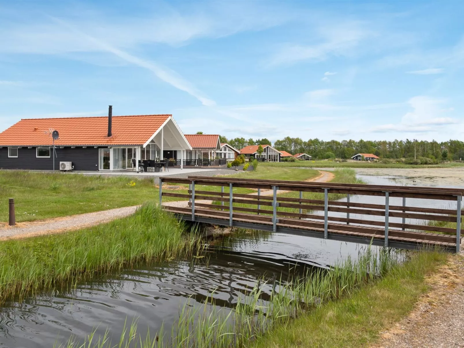 "Domi" - 1.2km from the sea-Buiten