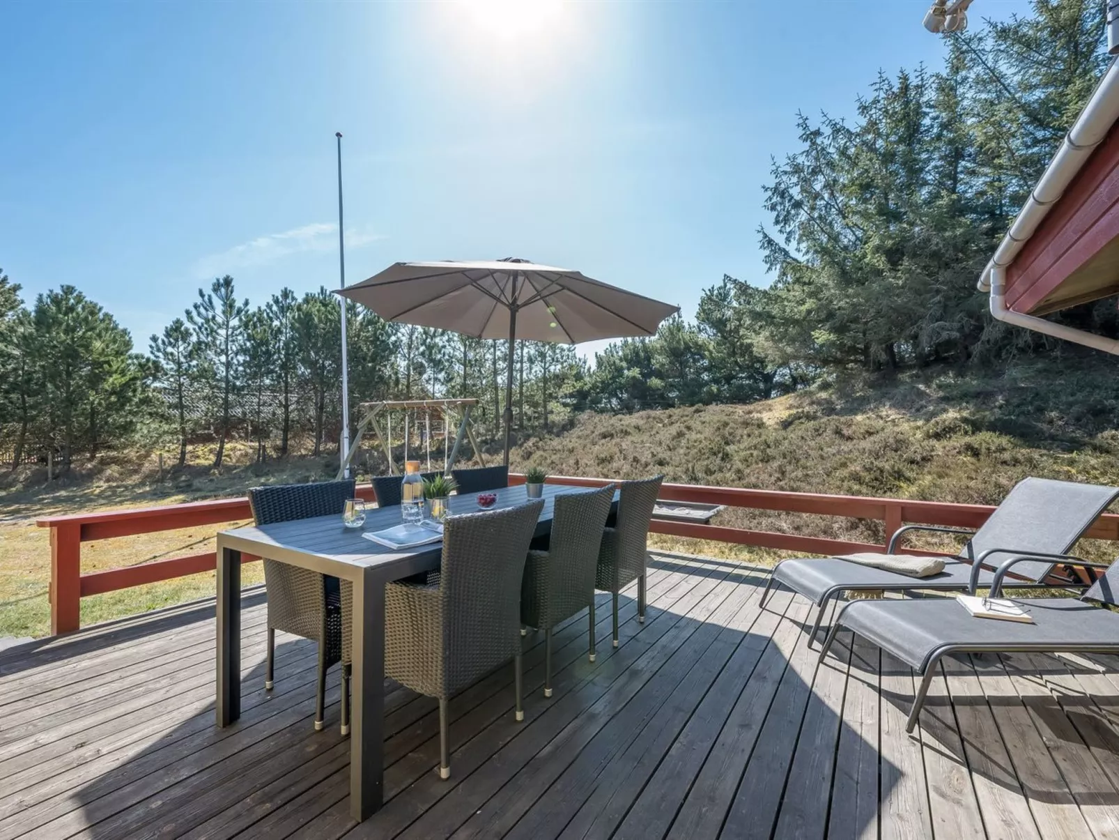 "Yaris" - 800m to the fjord-Buiten