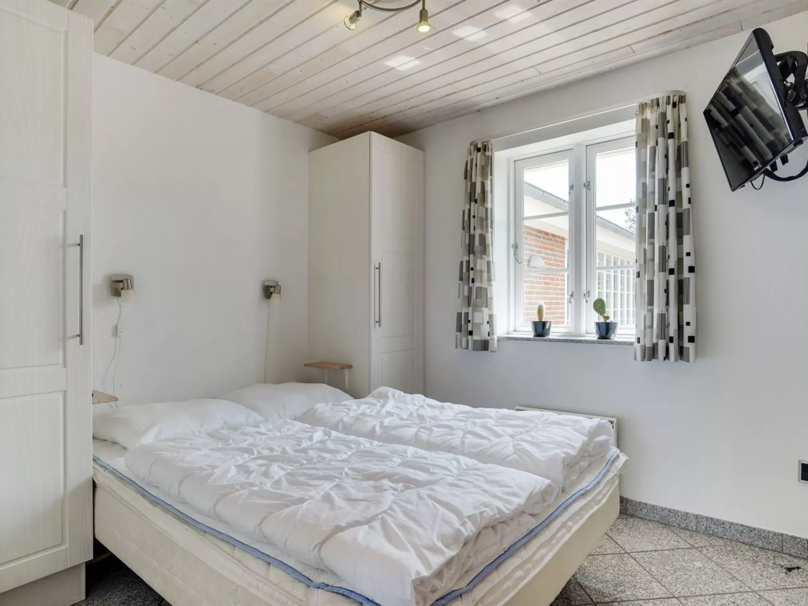 "Nana" - 4km from the sea-Binnen