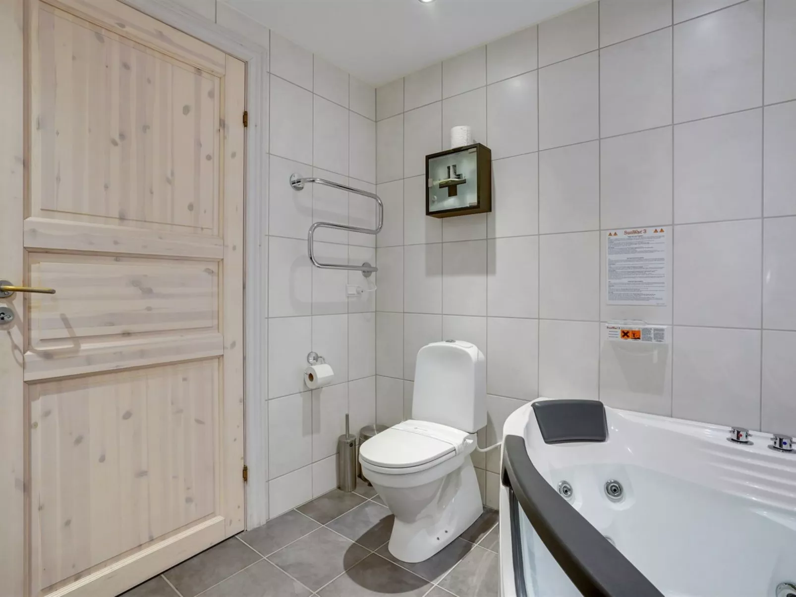 "Perttu" - 3.5km from the sea-Binnen