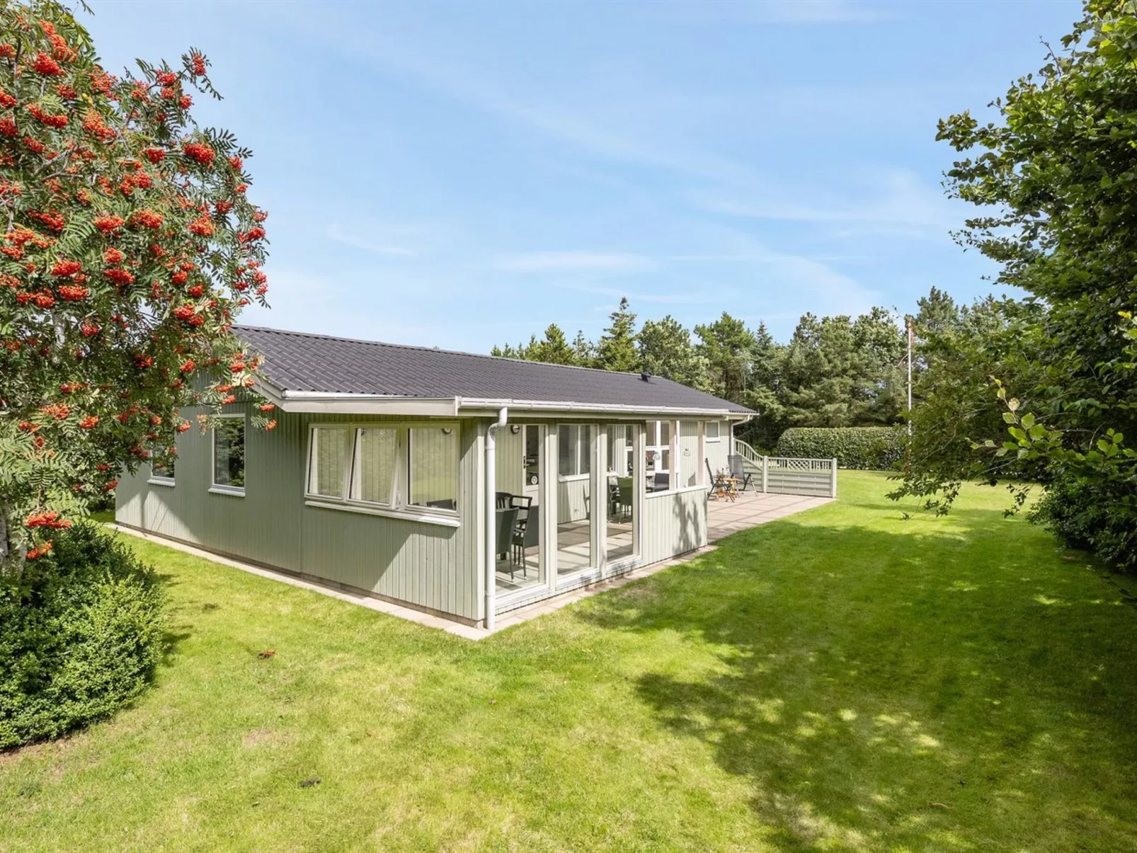 "Anabella" - 400m to the fjord-Buiten