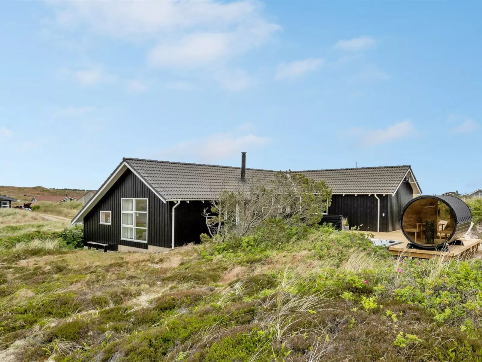 "Arvo" -  from the sea-Buiten