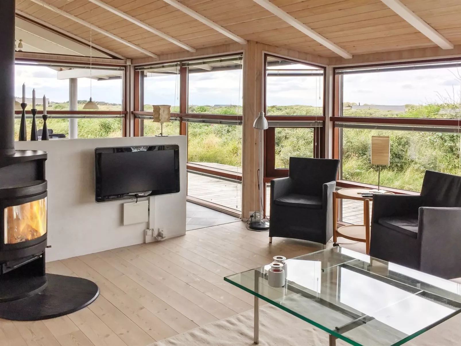 "Sigvalda" - 250m from the sea-Binnen