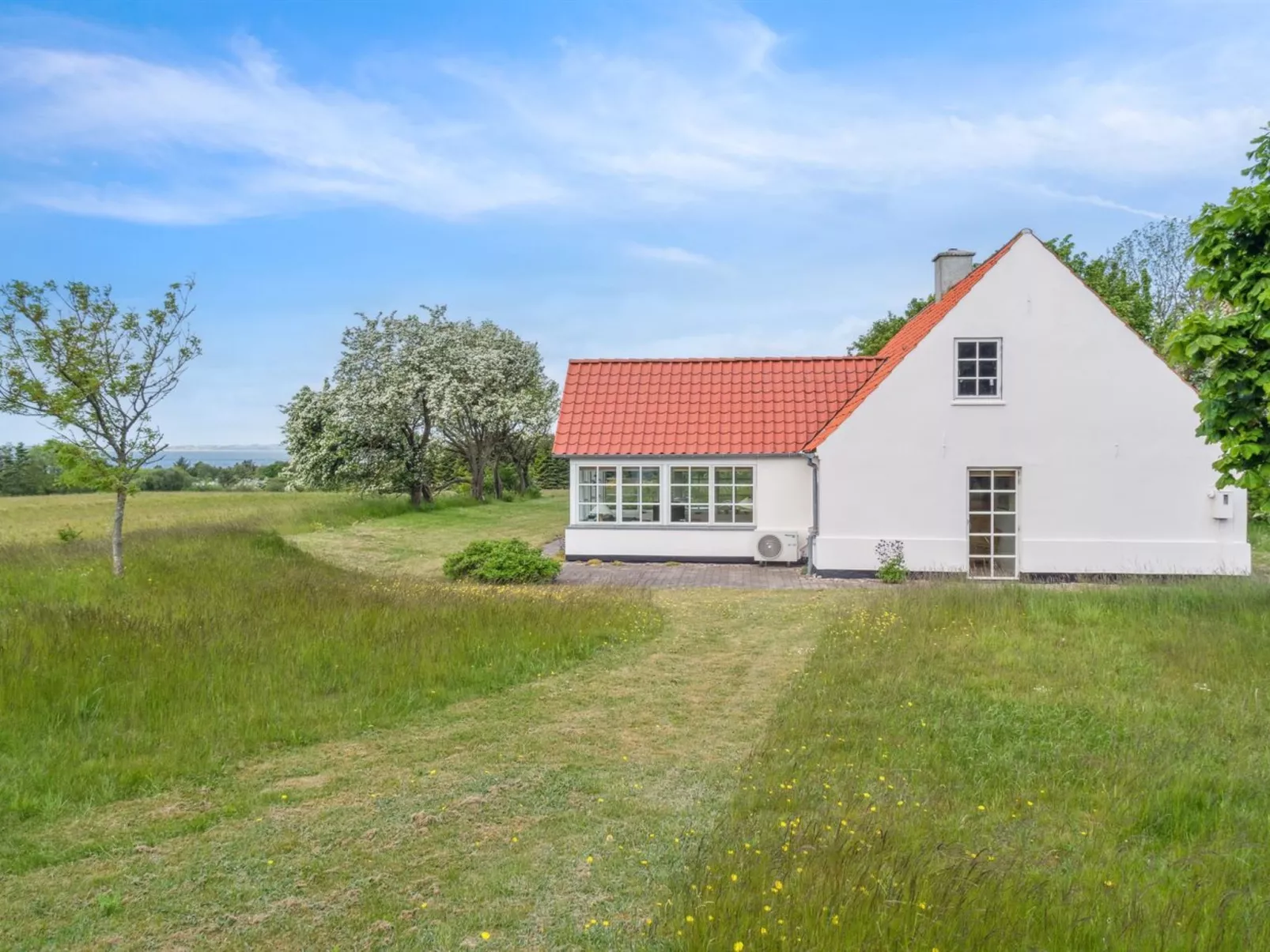 "Althea" - 750m to the fjord-Buiten