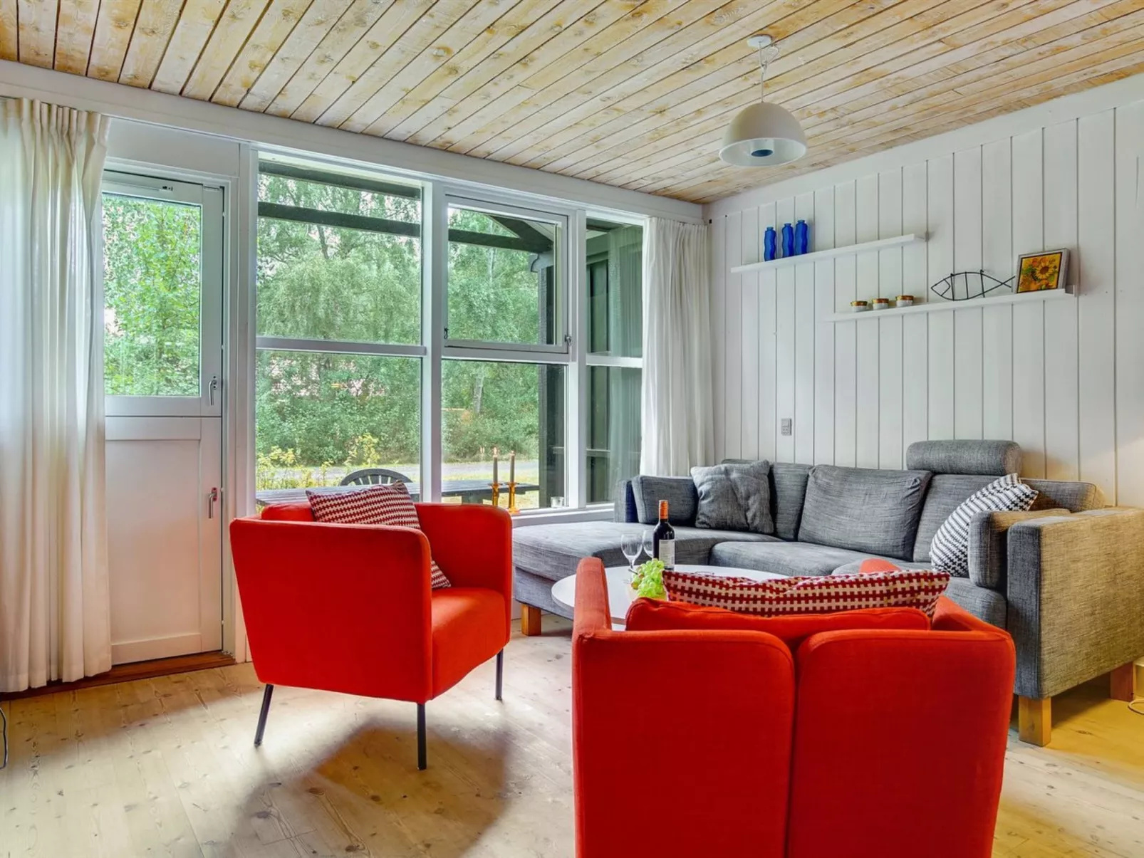 "Bennek" - 200m from the sea-Binnen