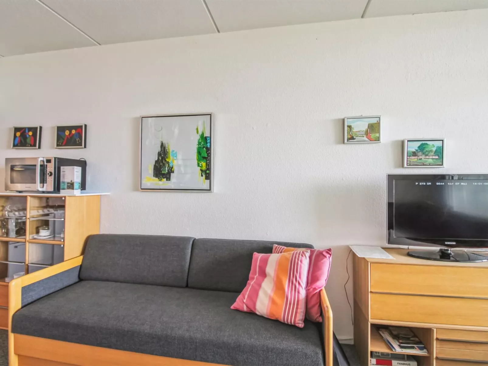 "Anette" - 50m from the sea-Binnen