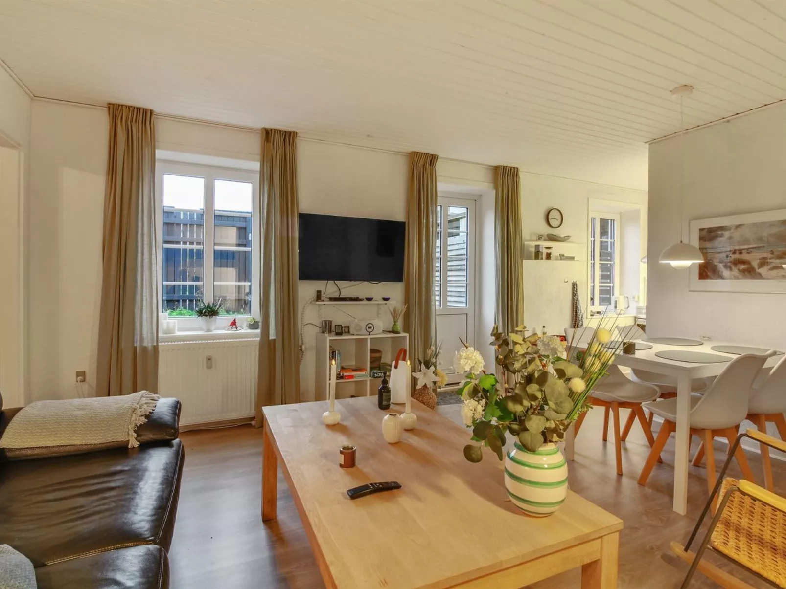 "Ingert" - 250m from the sea-Binnen