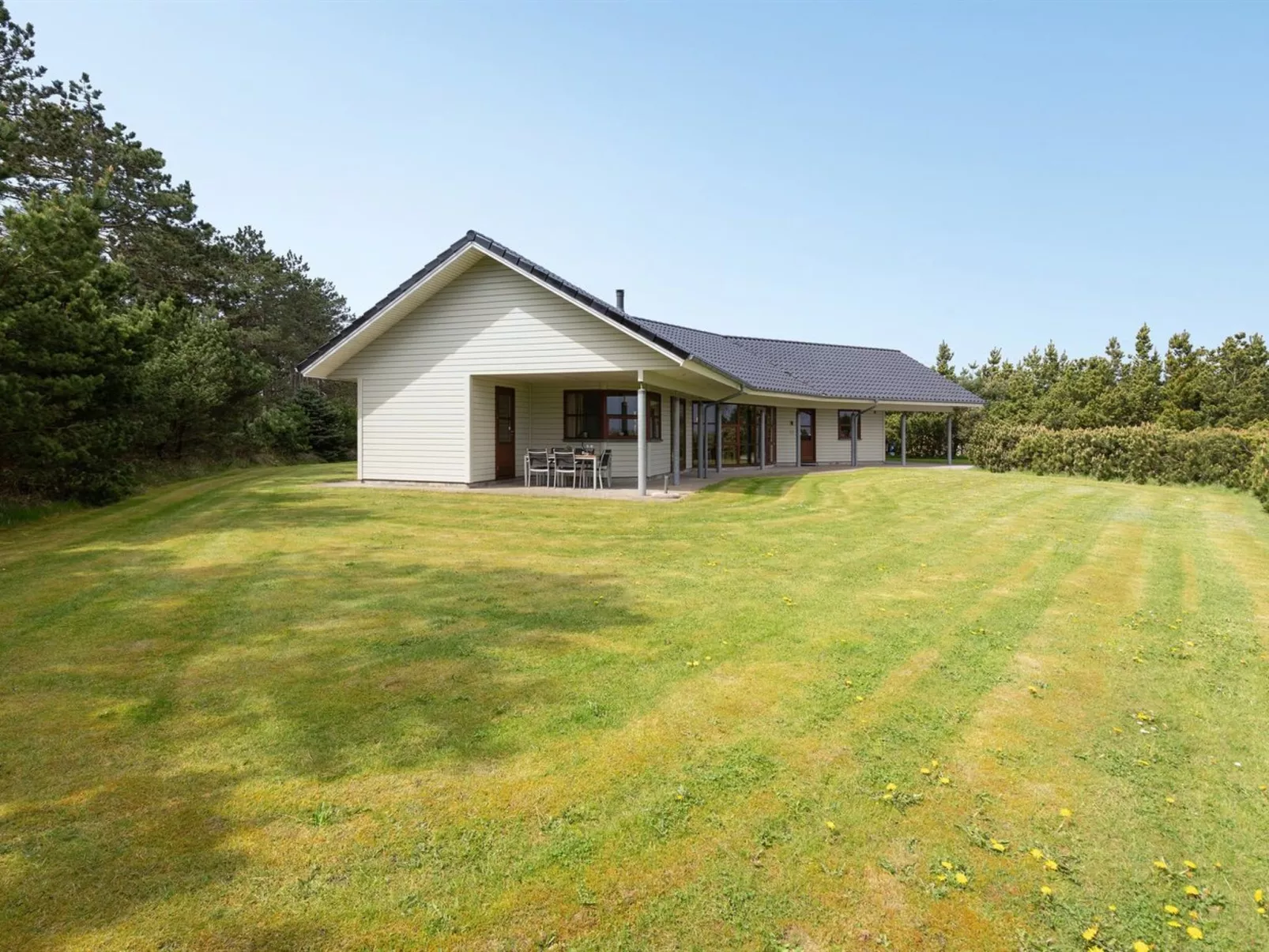 "Amundi" - 3.8km from the sea-Buiten