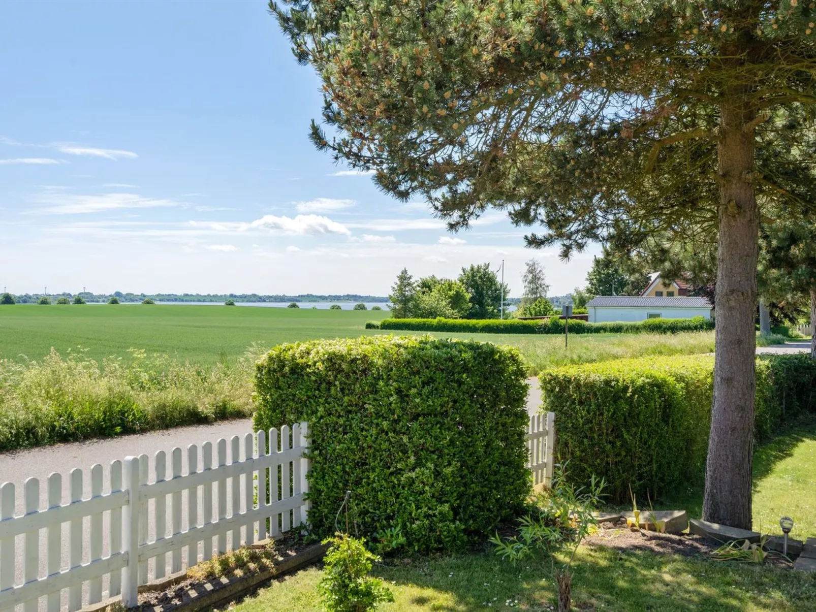 "Slavjanka" - 2km from the sea-Buiten