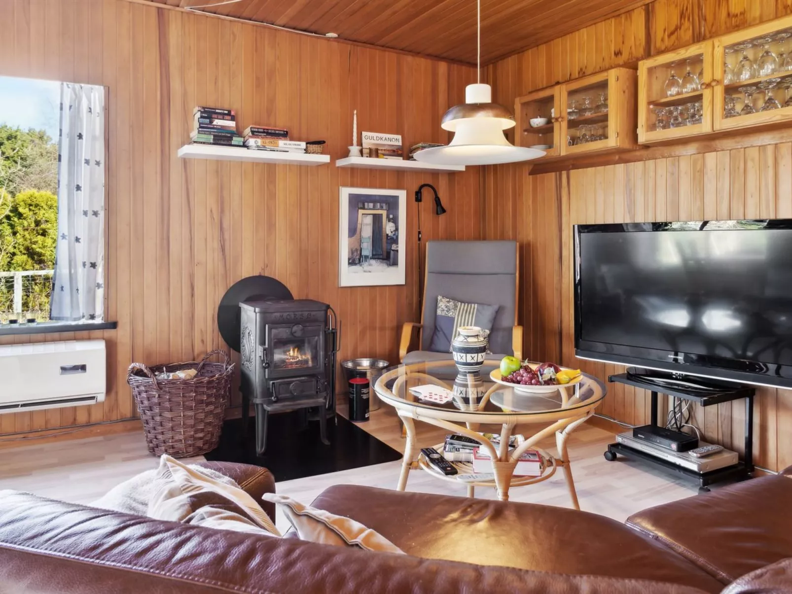 "Frode" - 400m from the sea-Binnen