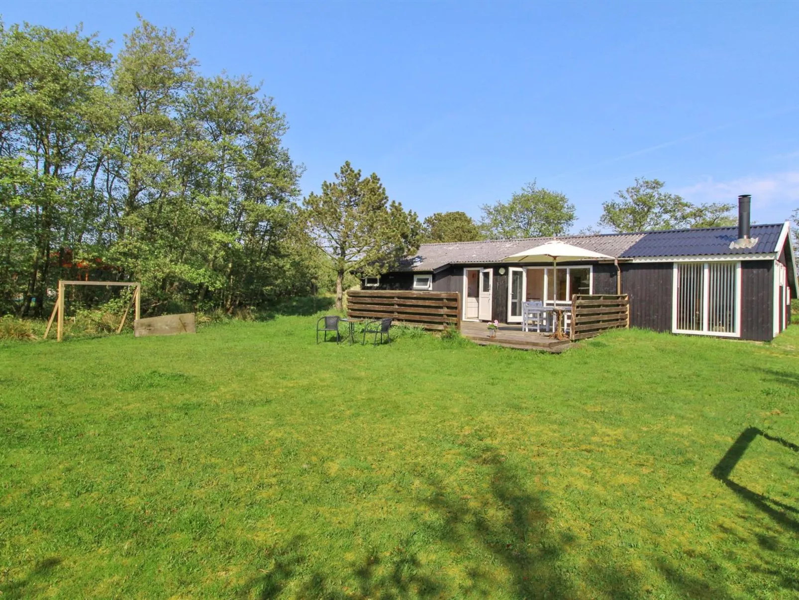 "Nielsine" - 1.5km from the sea-Buiten