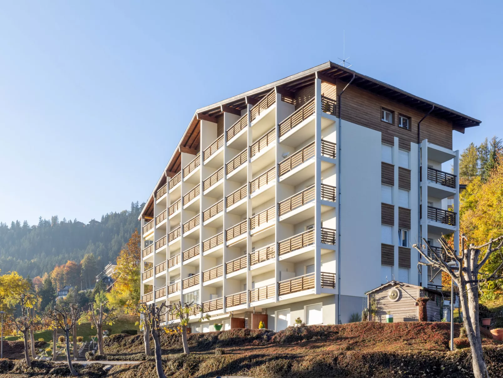 Belmont Est 80-Buiten