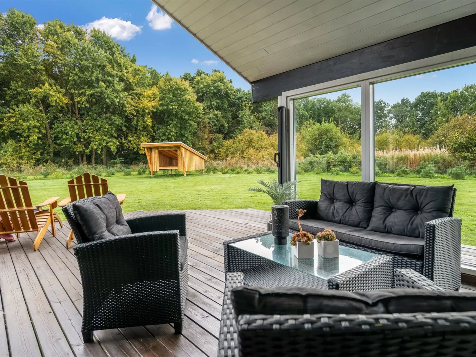 "Femke" - 250m to the fjord-Buiten