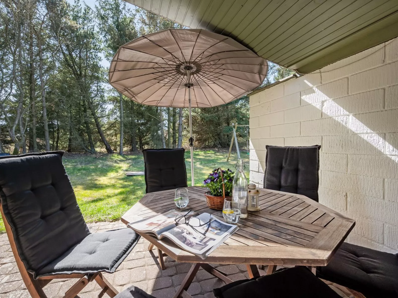 "Agna" - 700m to the fjord-Buiten