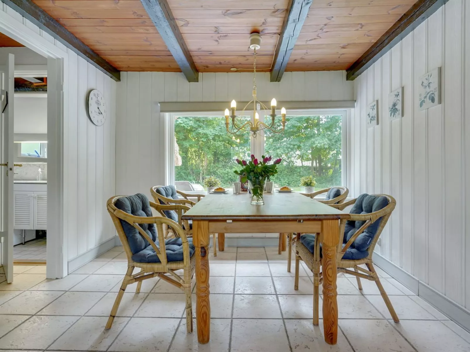 "Vemund" - 750m from the sea-Binnen