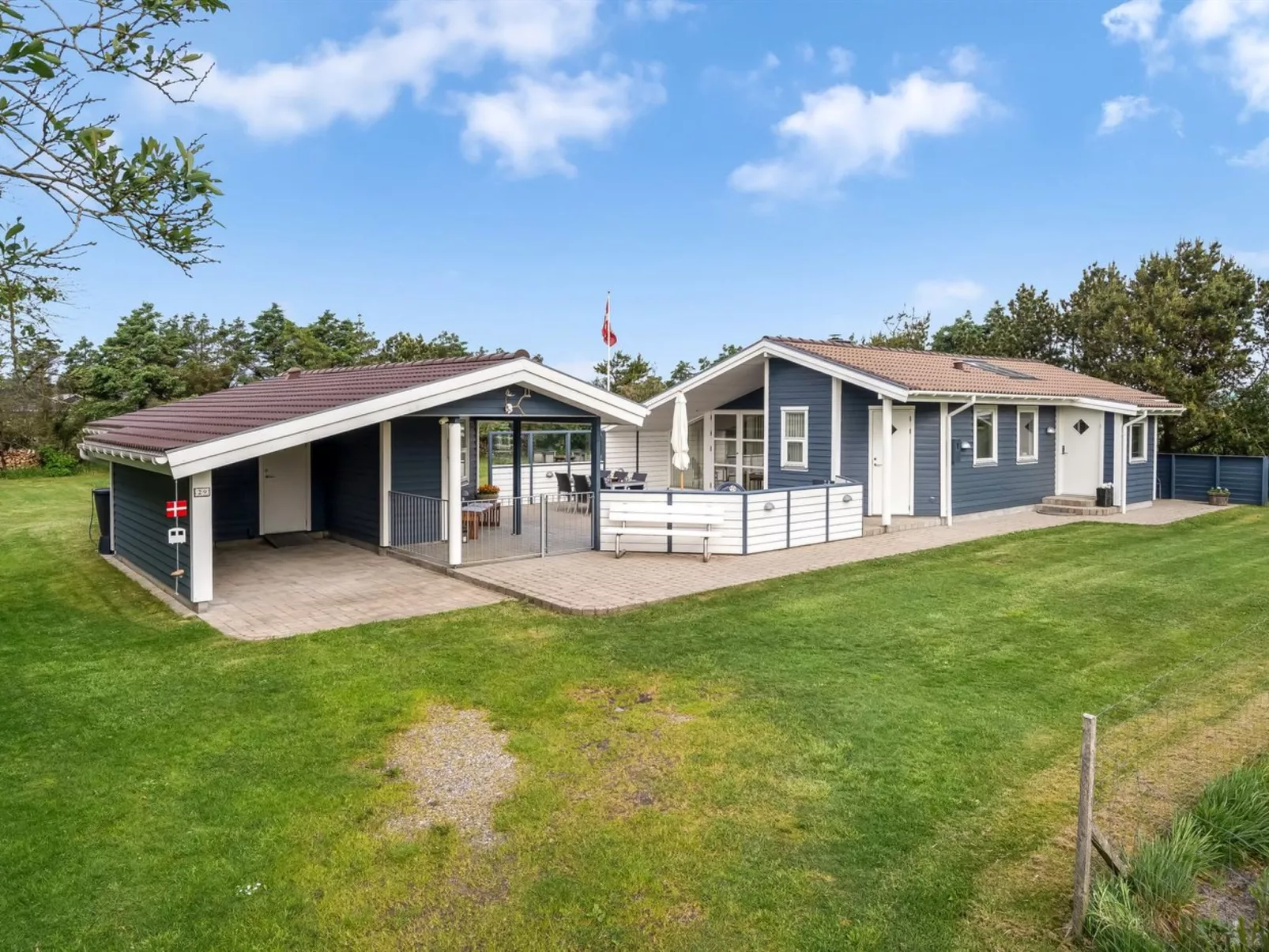 "Sölva" - 750m from the sea-Buiten