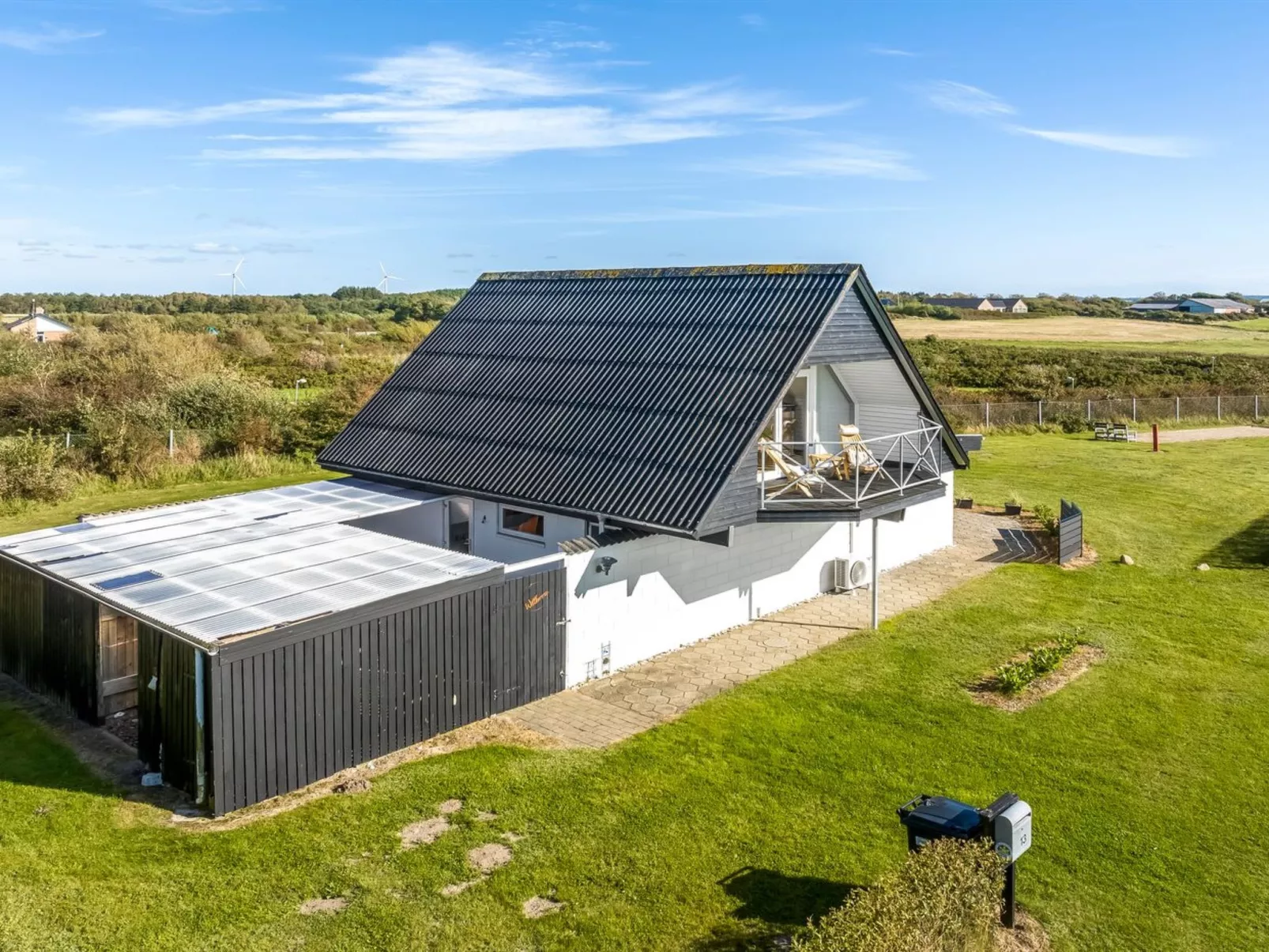 "Dunja" - 200m to the fjord-Buiten