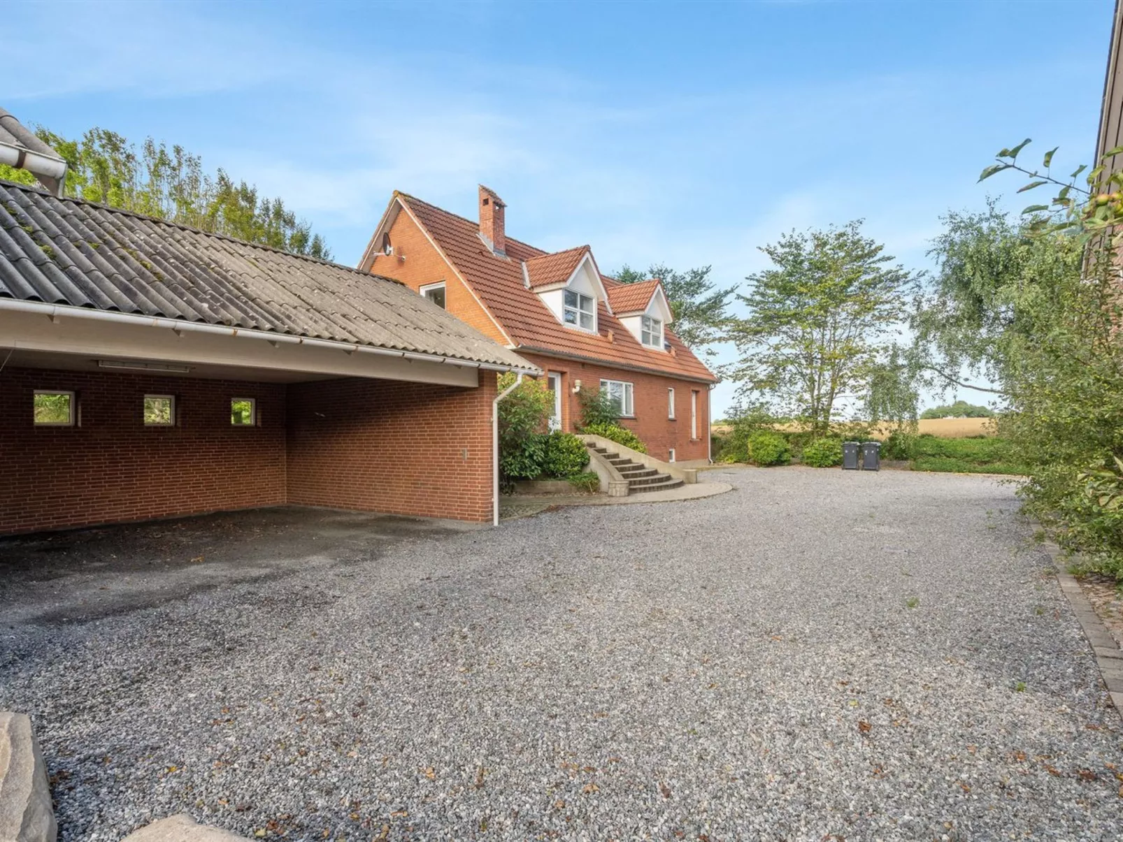 "Auguste" - 1.5km to the fjord-Buiten