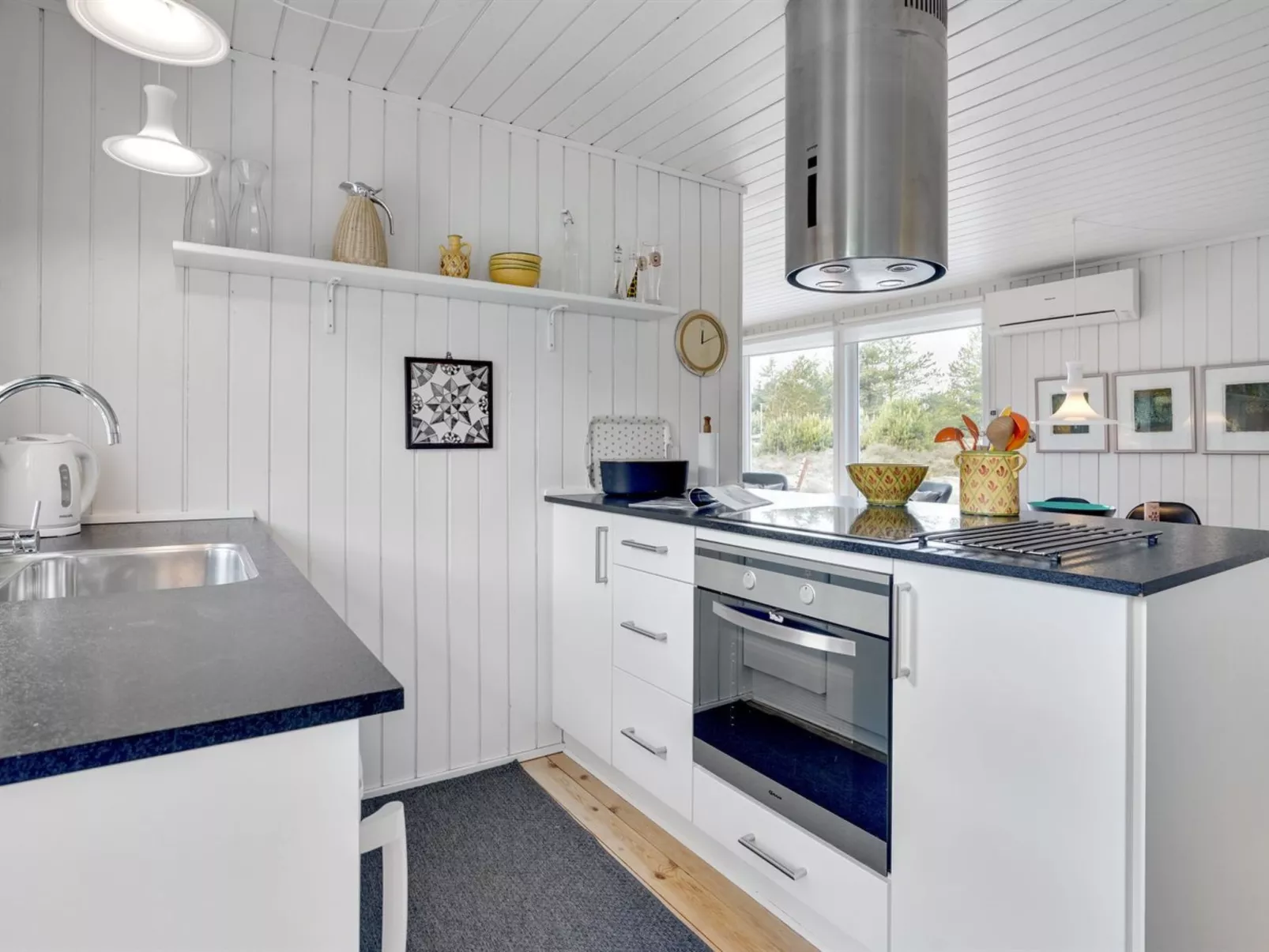 "Fredrikka" - 3.9km from the sea-Binnen