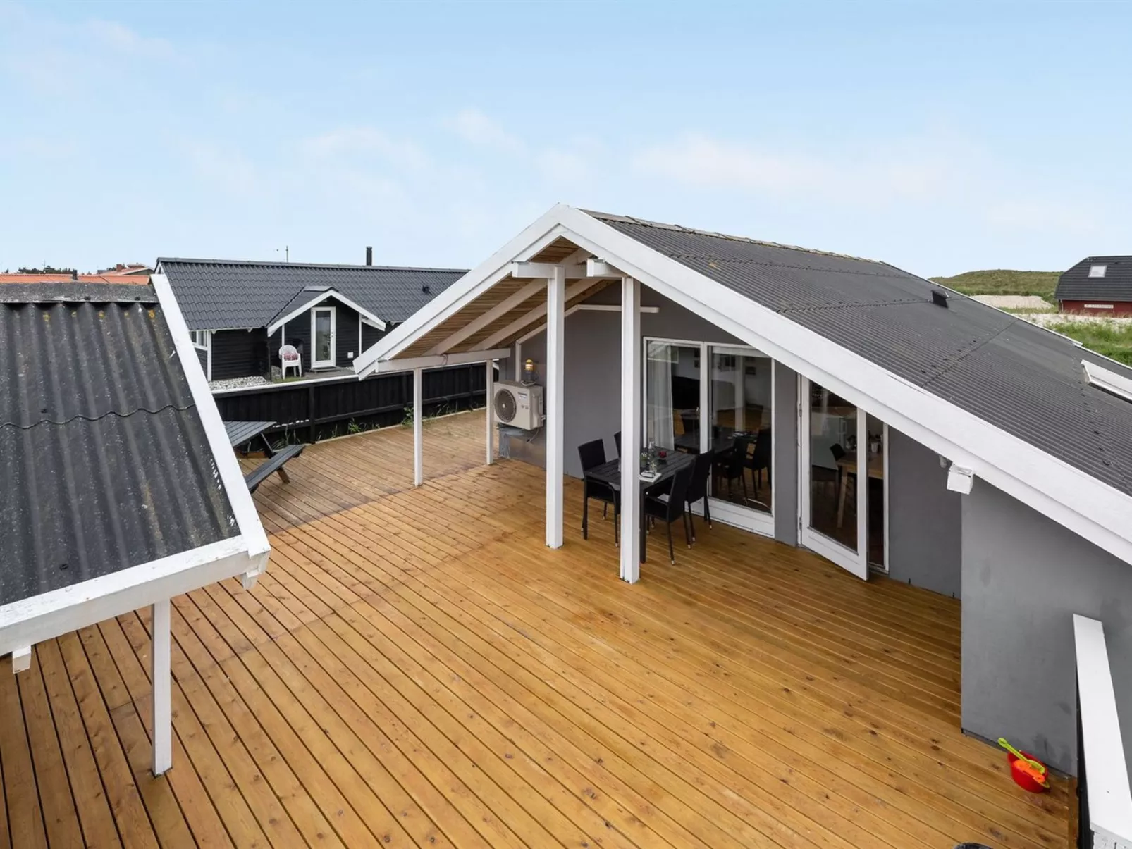 "Solbritt" - 330m to the fjord-Buiten